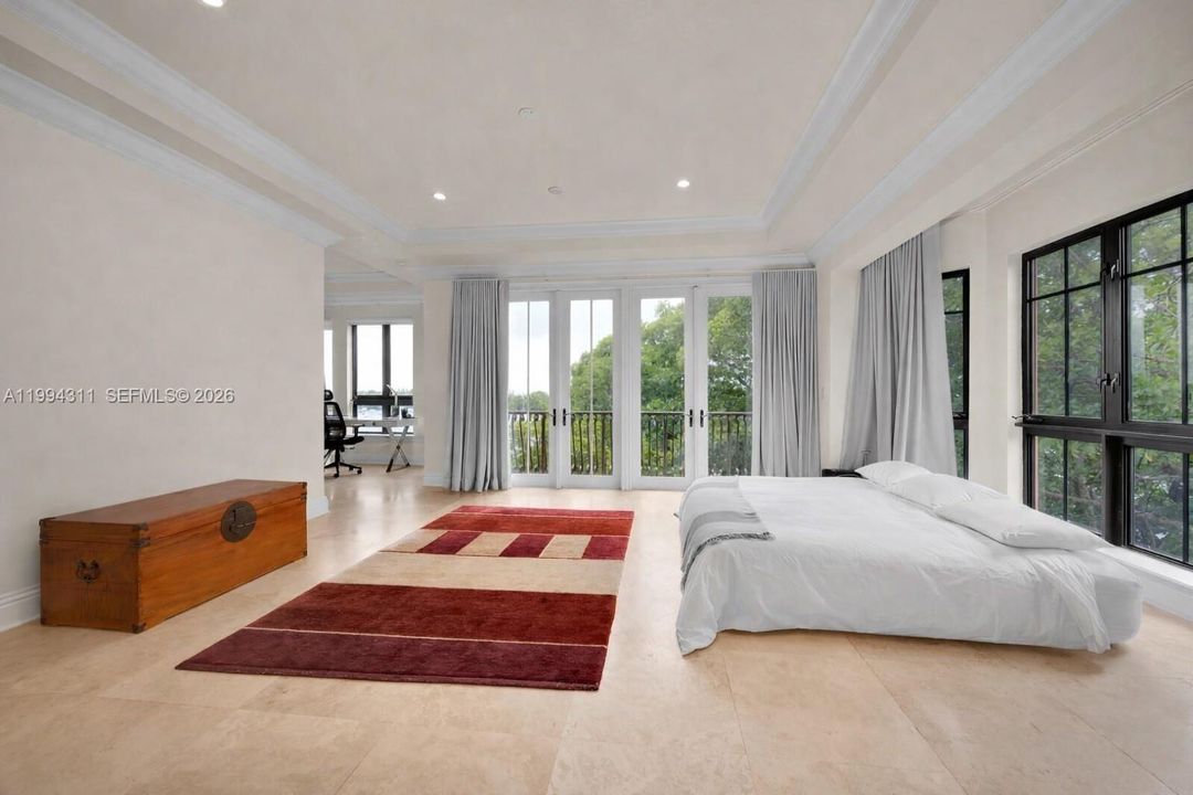 For Sale: $5,900,000 (4 beds, 4 baths, 5010 Square Feet)
