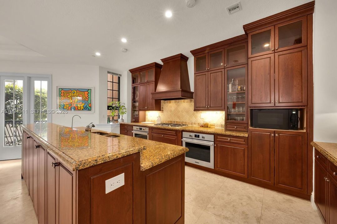 For Sale: $5,900,000 (4 beds, 4 baths, 5010 Square Feet)