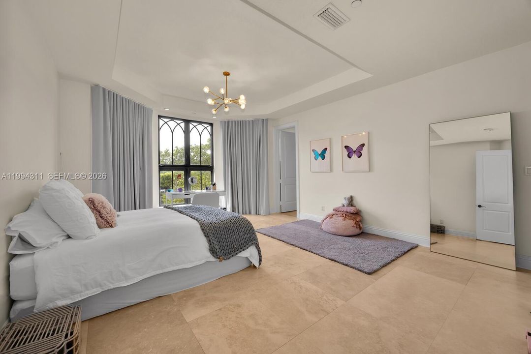 For Sale: $5,900,000 (4 beds, 4 baths, 5010 Square Feet)
