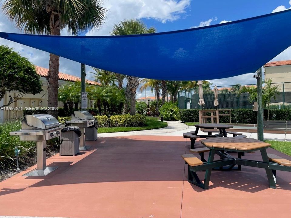 For Rent: $2,500 (2 beds, 2 baths, 1989 Square Feet)