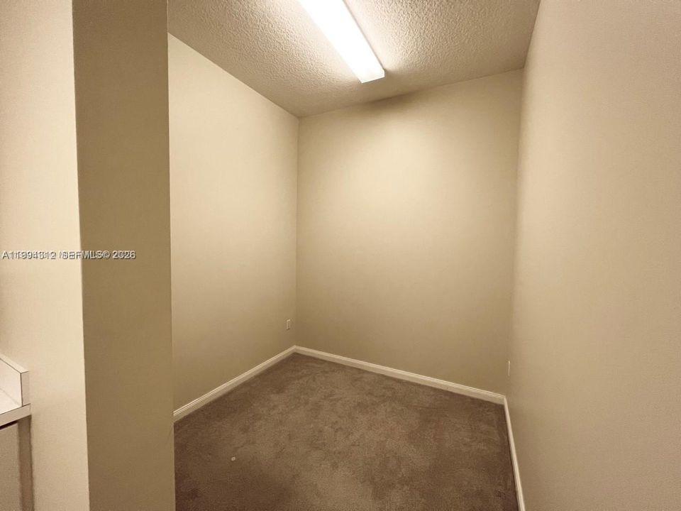 For Rent: $2,500 (2 beds, 2 baths, 1989 Square Feet)