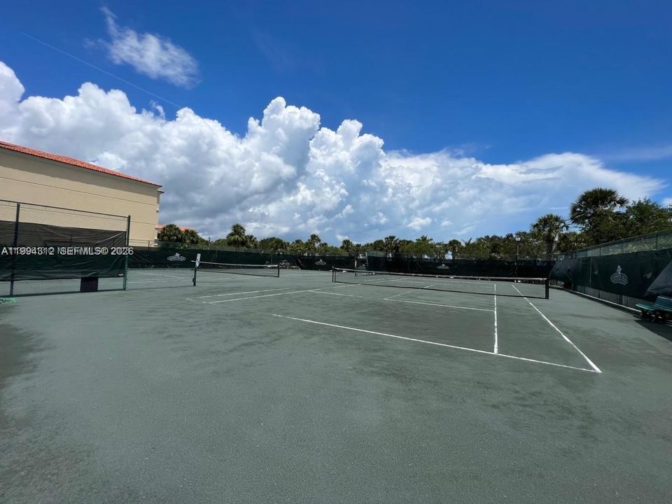 For Rent: $2,500 (2 beds, 2 baths, 1989 Square Feet)