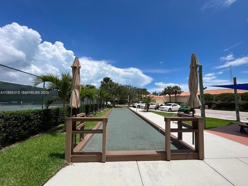 For Rent: $2,500 (2 beds, 2 baths, 1989 Square Feet)