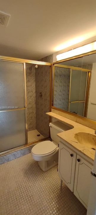 Active With Contract: $230,000 (2 beds, 2 baths, 906 Square Feet)