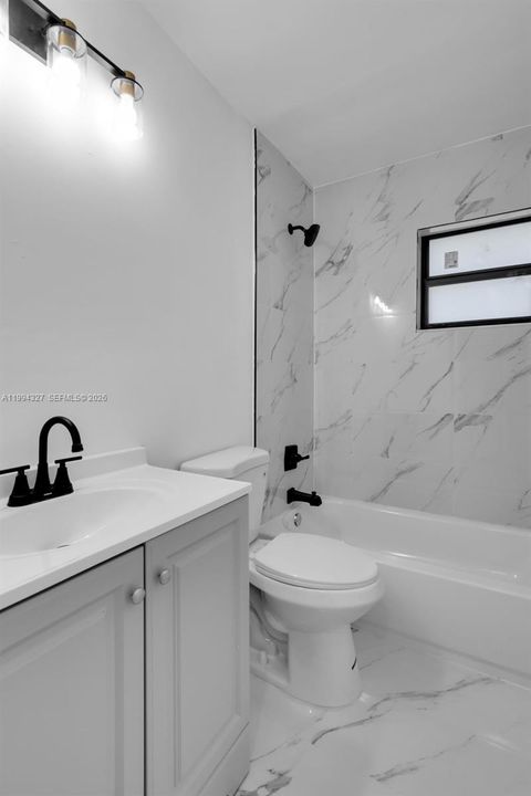 Activo con contrato: $369,000 (2 camas, 1 baños, 945 Pies cuadrados)