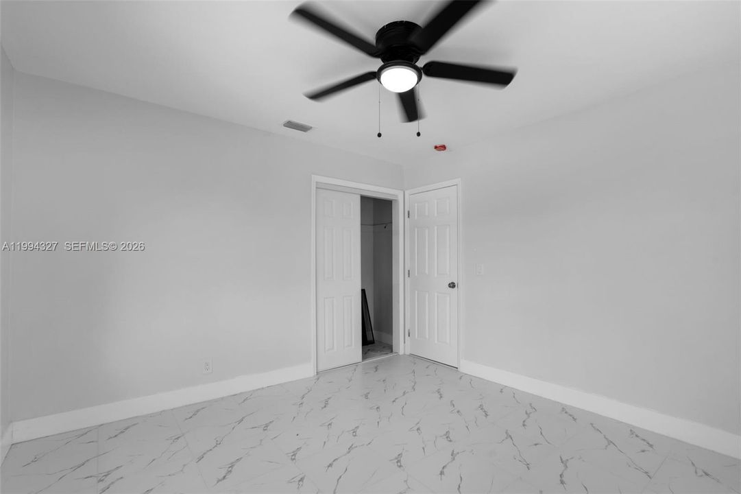 Activo con contrato: $369,000 (2 camas, 1 baños, 945 Pies cuadrados)