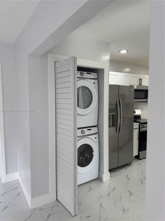 Activo con contrato: $369,000 (2 camas, 1 baños, 945 Pies cuadrados)