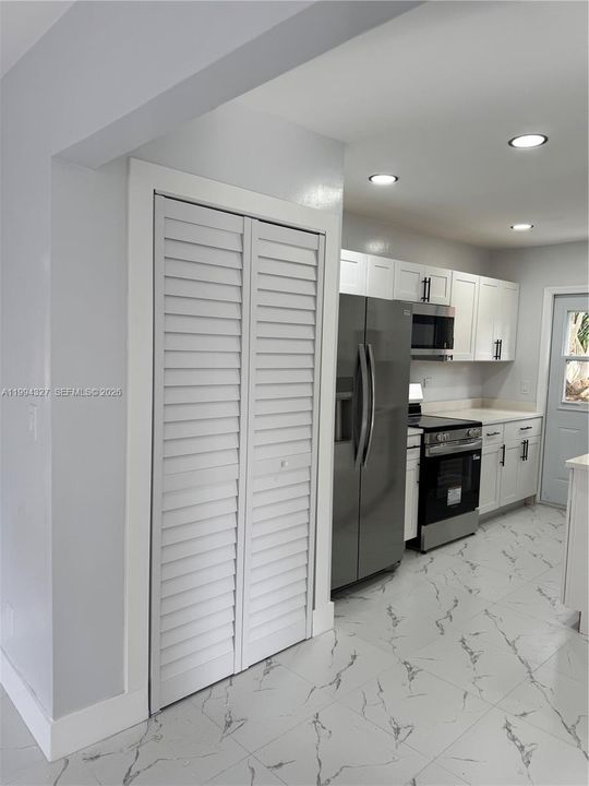 Activo con contrato: $369,000 (2 camas, 1 baños, 945 Pies cuadrados)