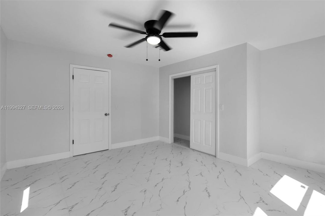 Activo con contrato: $369,000 (2 camas, 1 baños, 945 Pies cuadrados)