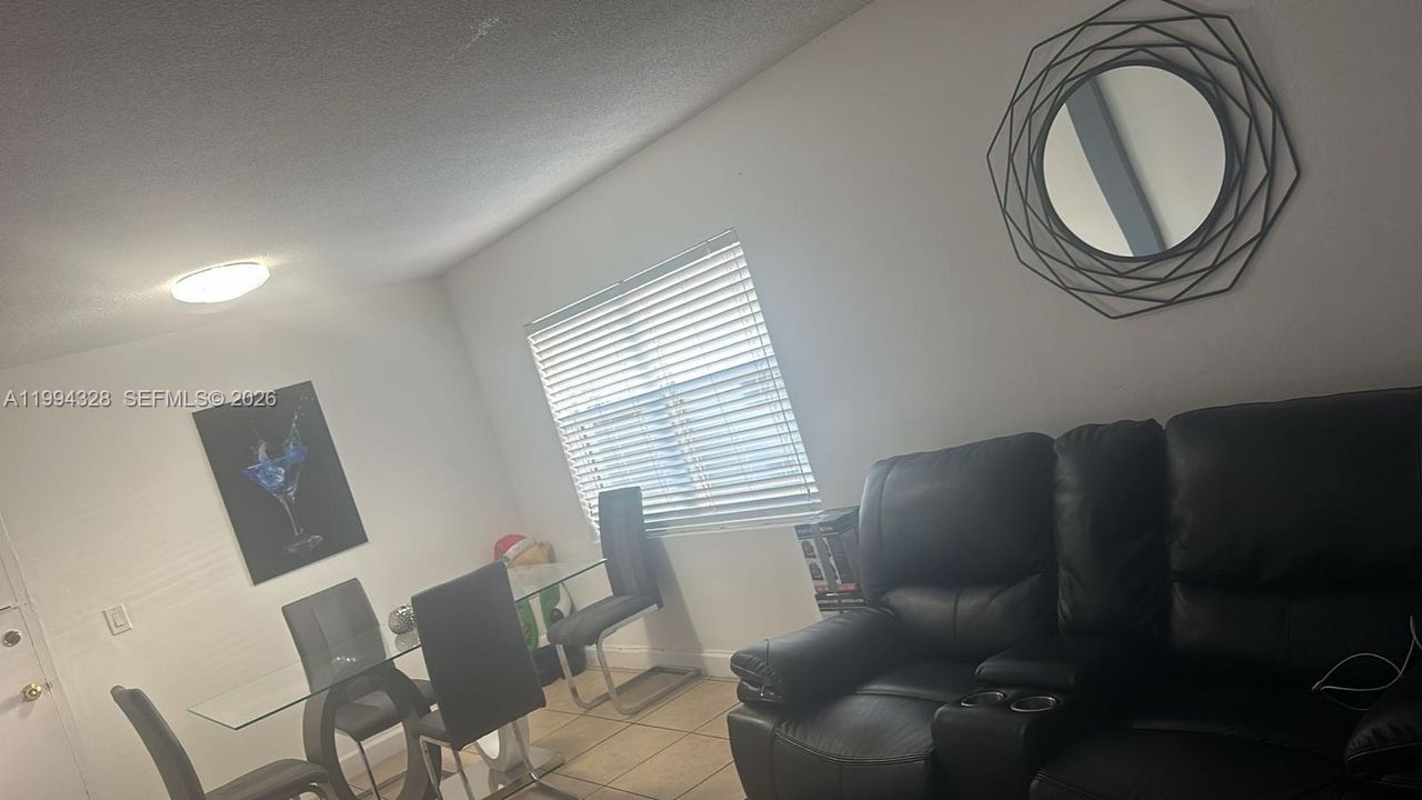 Active With Contract: $2,000 (2 beds, 2 baths, 852 Square Feet)