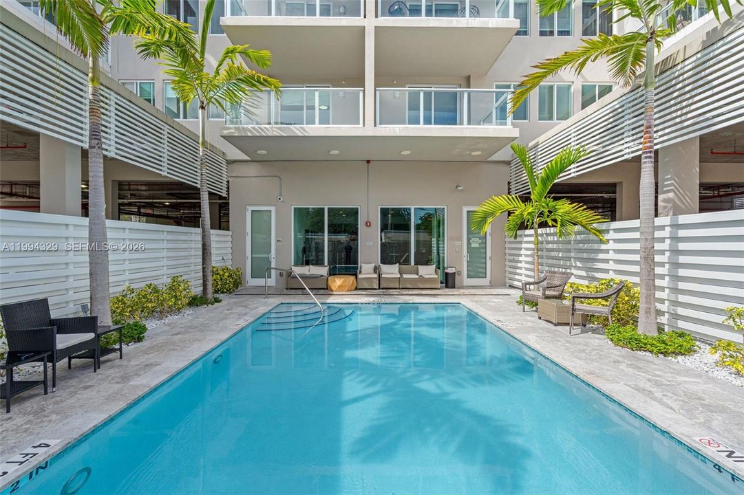 En Venta: $879,000 (3 camas, 2 baños, 0 Pies cuadrados)