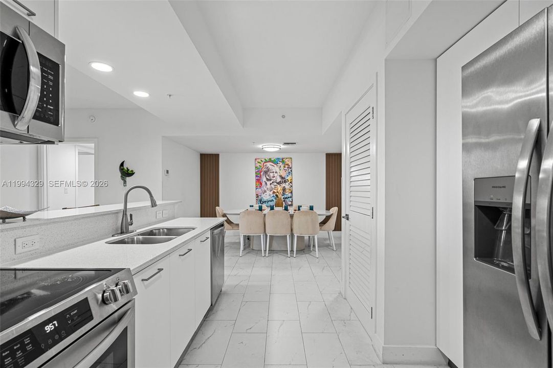 En Venta: $879,000 (3 camas, 2 baños, 0 Pies cuadrados)