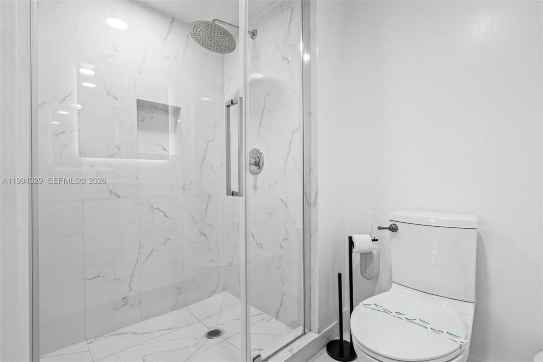 En Venta: $879,000 (3 camas, 2 baños, 0 Pies cuadrados)