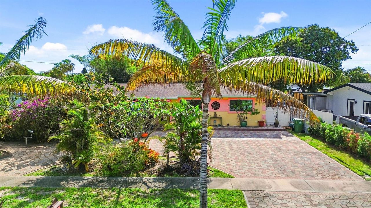 Front View 112 San Juan Dr
