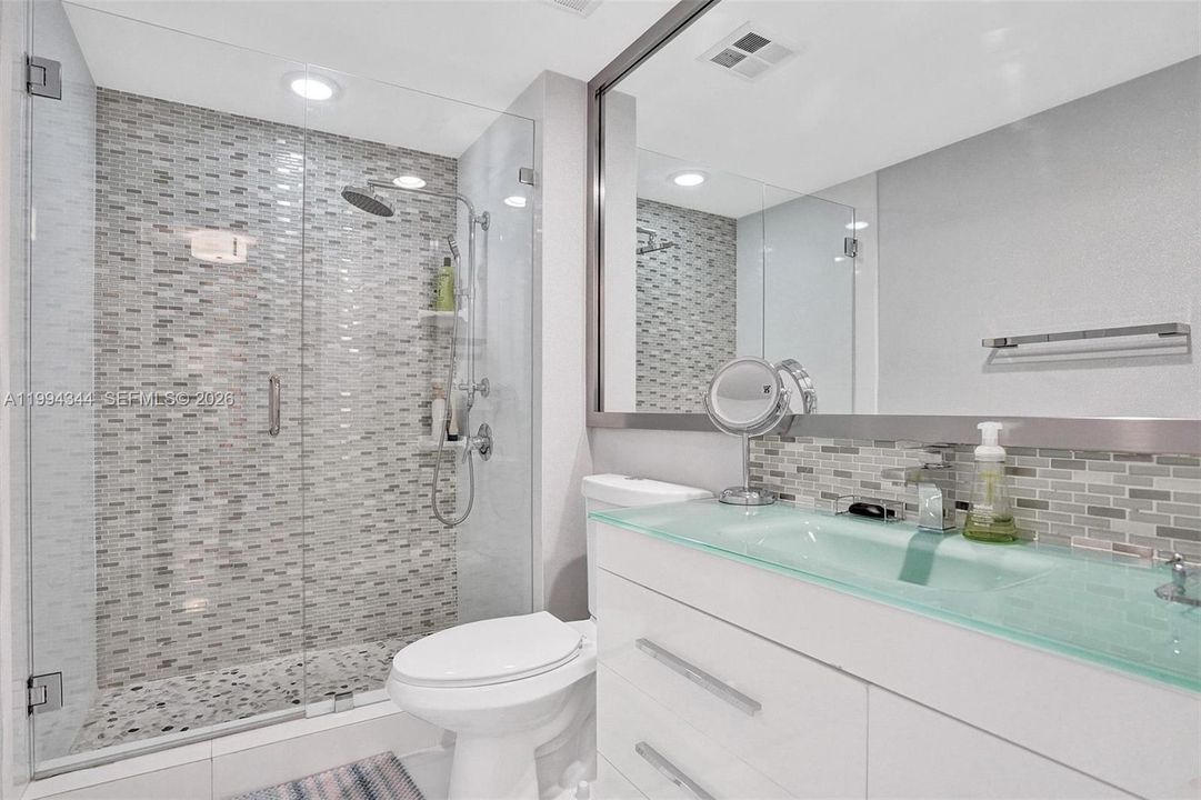 В аренду: $4,900 (2 спален, 2 ванн, 1227 Квадратных фут)