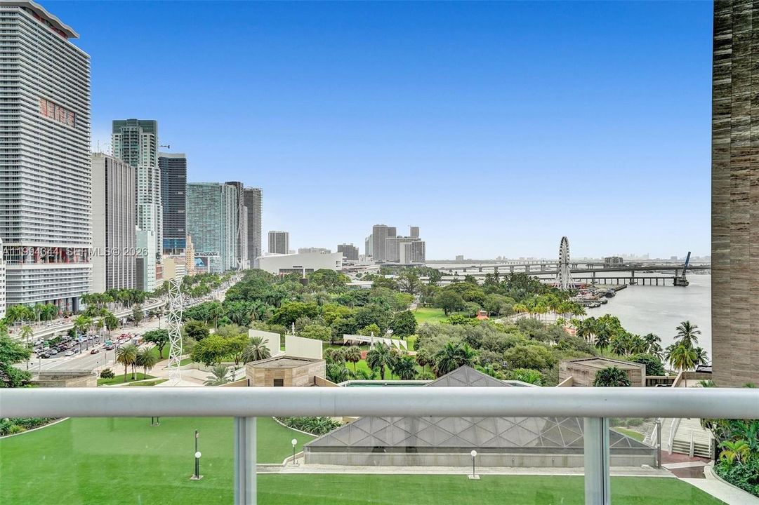 В аренду: $4,900 (2 спален, 2 ванн, 1227 Квадратных фут)