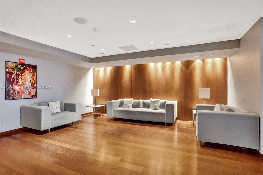 В аренду: $4,900 (2 спален, 2 ванн, 1227 Квадратных фут)