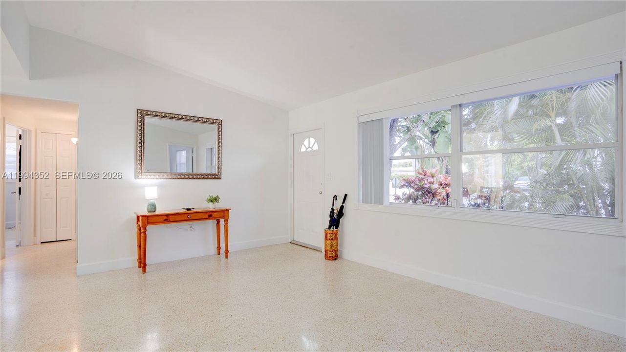 Activo con contrato: $630,000 (3 camas, 2 baños, 1360 Pies cuadrados)