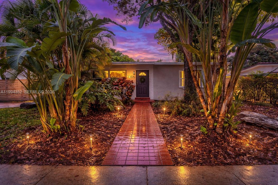 Activo con contrato: $630,000 (3 camas, 2 baños, 1360 Pies cuadrados)