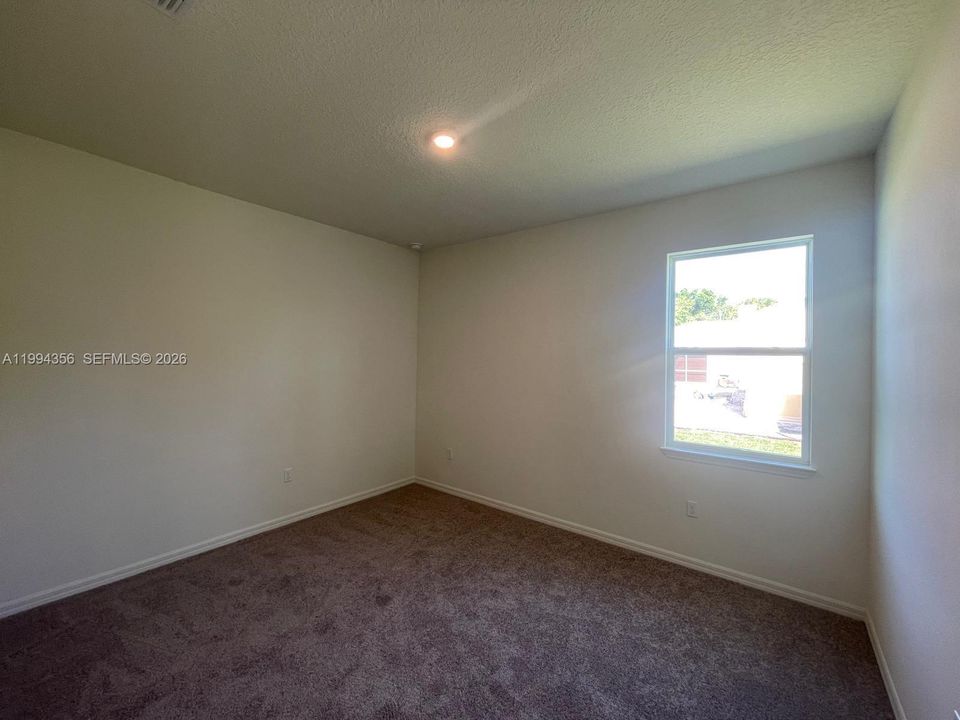 For Rent: $3,100 (4 beds, 3 baths, 2604 Square Feet)