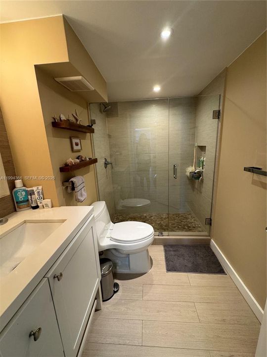 Active With Contract: $530,000 (1 beds, 1 baths, 804 Square Feet)