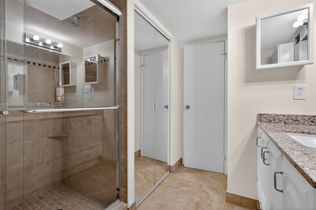 En Venta: $315,000 (2 camas, 2 baños, 1130 Pies cuadrados)