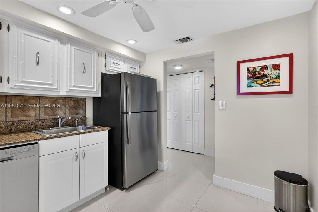 En Venta: $315,000 (2 camas, 2 baños, 1130 Pies cuadrados)