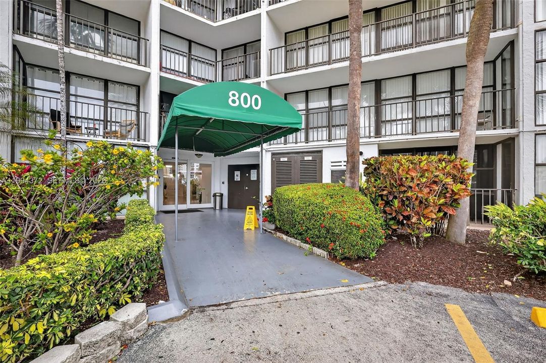 En Venta: $315,000 (2 camas, 2 baños, 1130 Pies cuadrados)