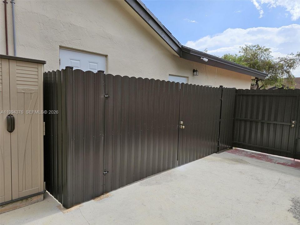 В аренду: $1,400 (1 спален, 1 ванн, 2143 Квадратных фут)