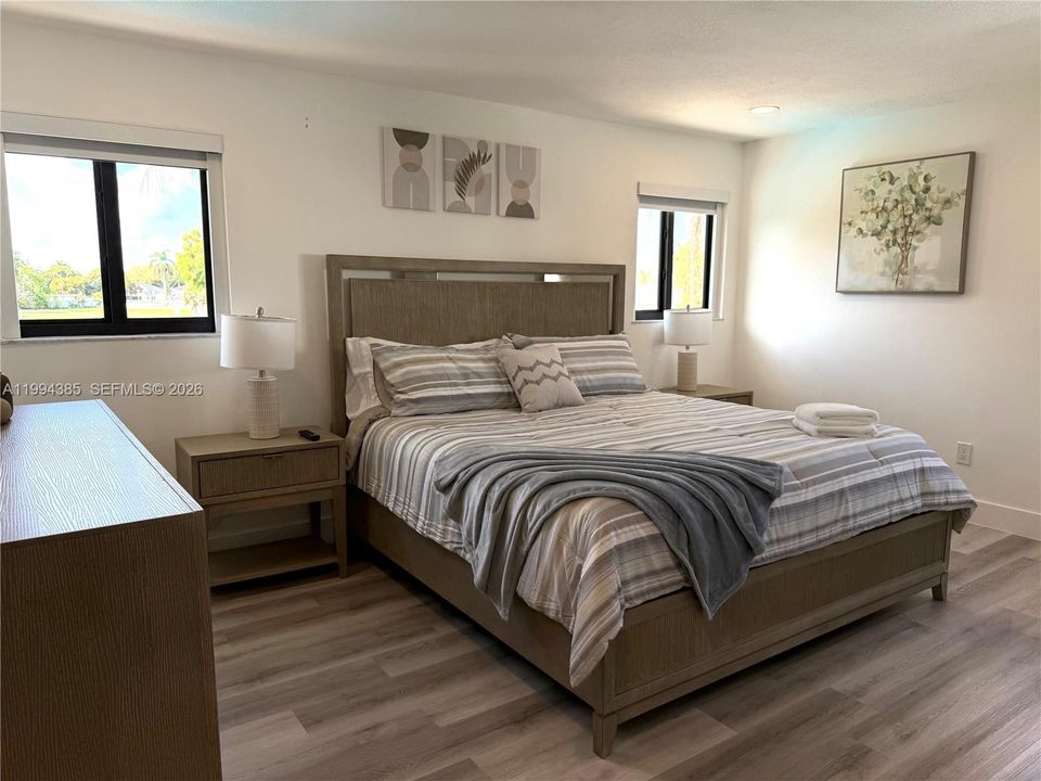 Activo con contrato: $850,000 (4 camas, 2 baños, 2208 Pies cuadrados)