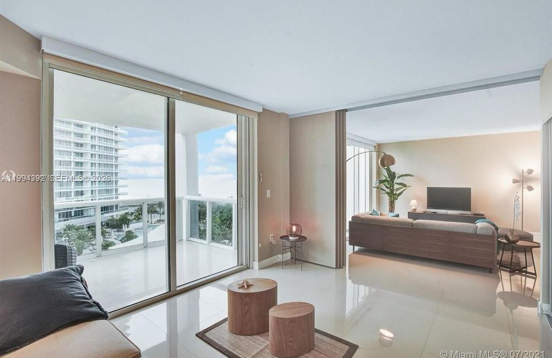 Activo con contrato: $1,050,000 (2 camas, 2 baños, 1056 Pies cuadrados)