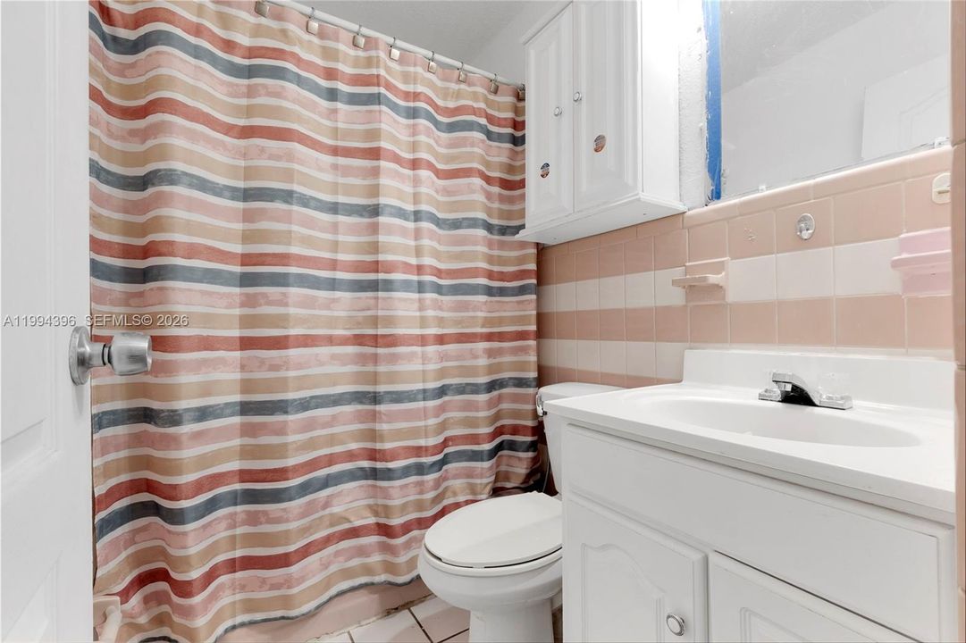 Vendido Recientemente: $574,900 (3 camas, 2 baños, 1336 Pies cuadrados)