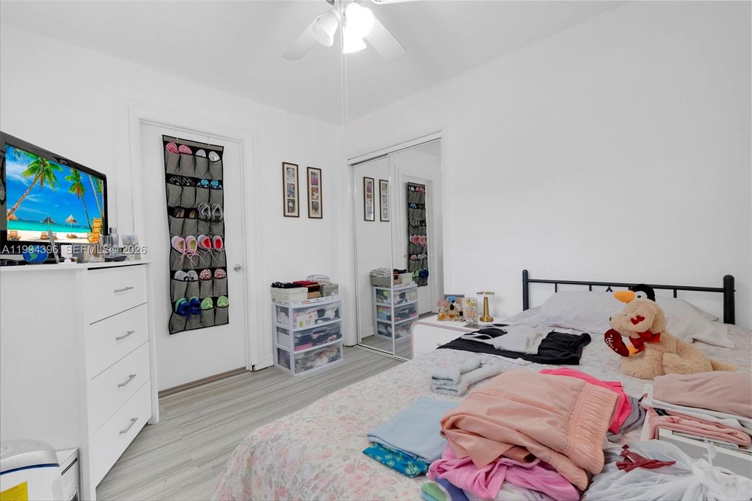 Vendido Recientemente: $574,900 (3 camas, 2 baños, 1336 Pies cuadrados)