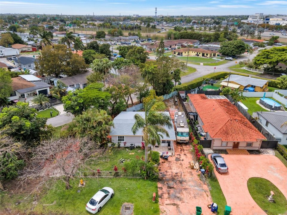 Vendido Recientemente: $574,900 (3 camas, 2 baños, 1336 Pies cuadrados)