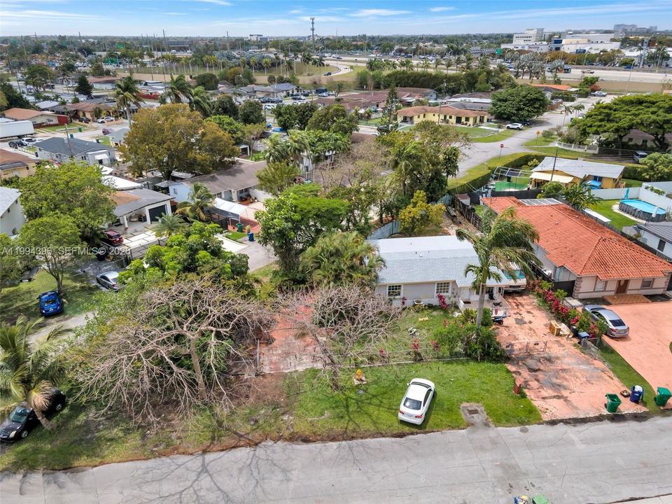 Vendido Recientemente: $574,900 (3 camas, 2 baños, 1336 Pies cuadrados)
