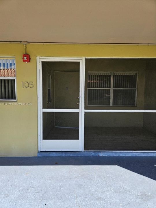 Active With Contract: $1,500 (1 beds, 1 baths, 765 Square Feet)