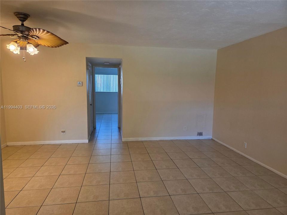 Active With Contract: $1,500 (1 beds, 1 baths, 765 Square Feet)