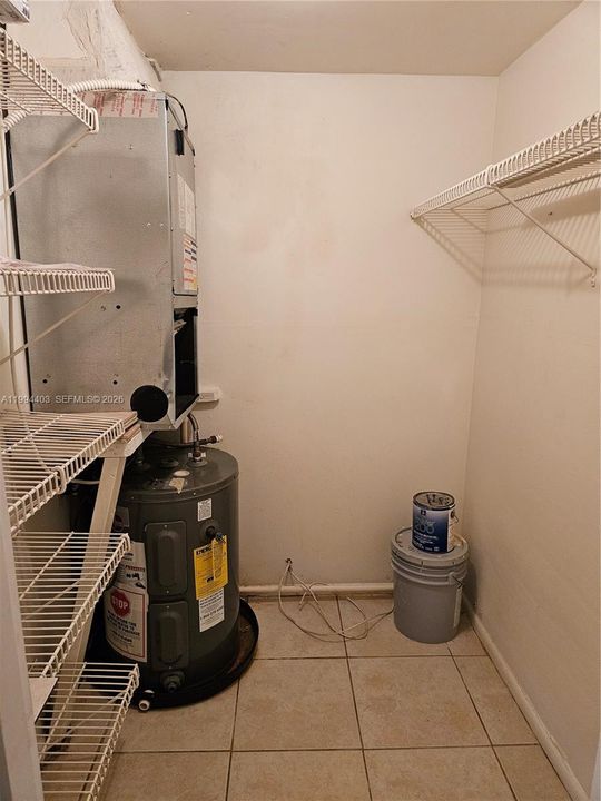 Active With Contract: $1,500 (1 beds, 1 baths, 765 Square Feet)