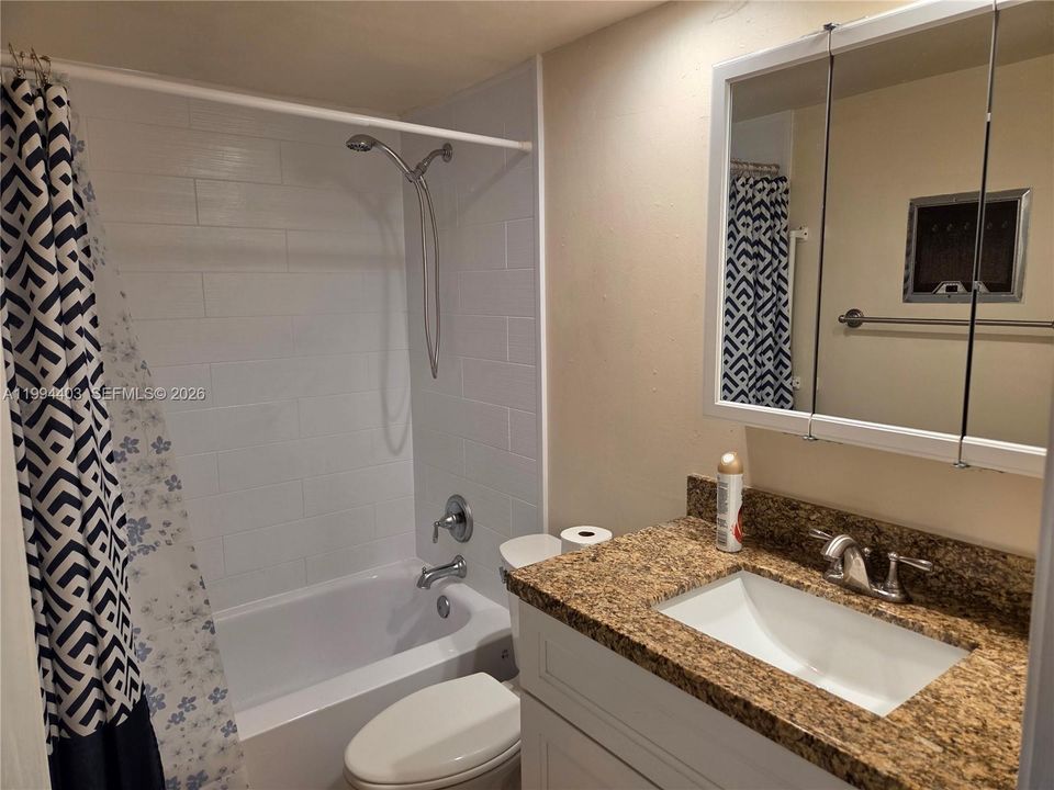 Active With Contract: $1,500 (1 beds, 1 baths, 765 Square Feet)