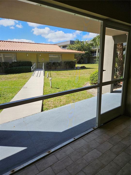 Active With Contract: $1,500 (1 beds, 1 baths, 765 Square Feet)