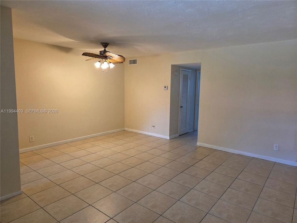 Active With Contract: $1,500 (1 beds, 1 baths, 765 Square Feet)