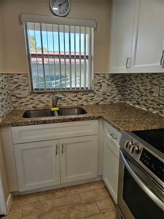 Active With Contract: $1,500 (1 beds, 1 baths, 765 Square Feet)
