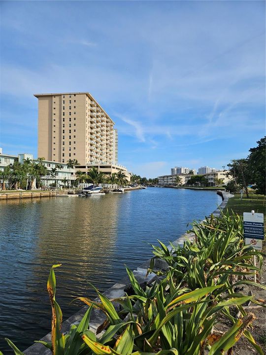 Active With Contract: $1,500 (1 beds, 1 baths, 765 Square Feet)