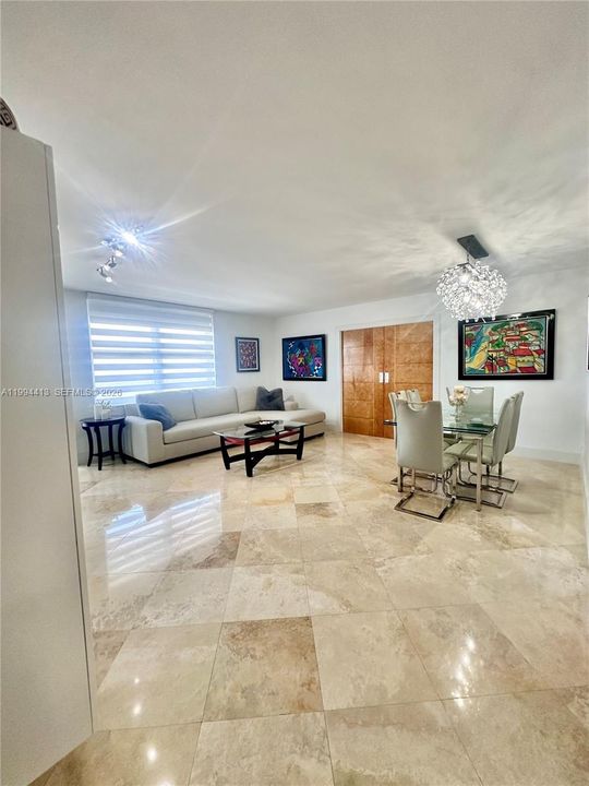 出租: $3,850 (2 贝兹, 2 浴室, 1195 平方英尺)