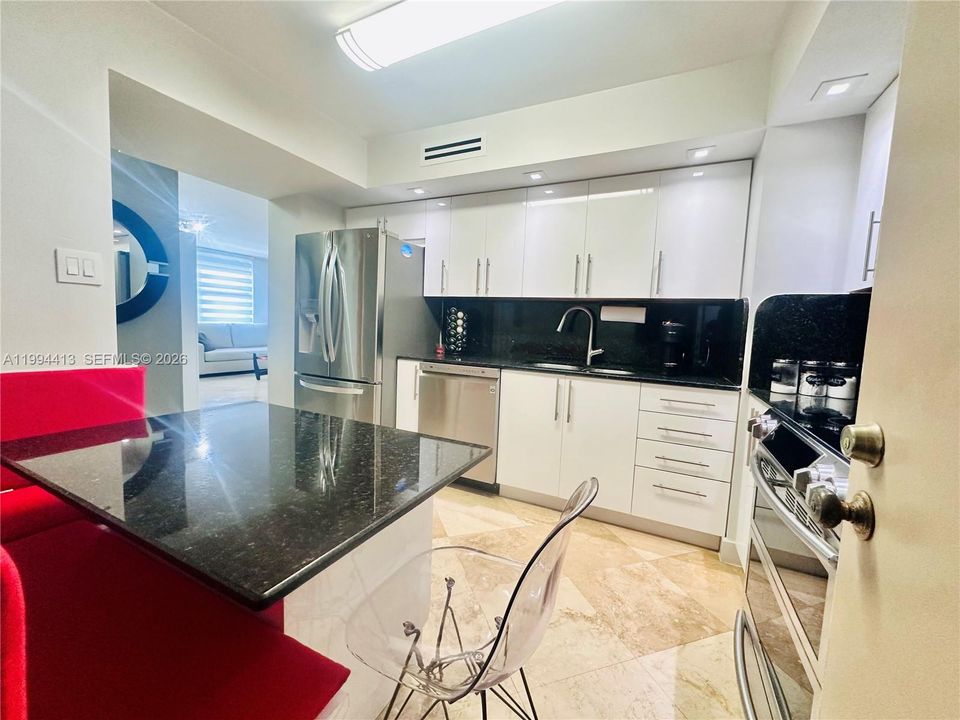 出租: $3,850 (2 贝兹, 2 浴室, 1195 平方英尺)