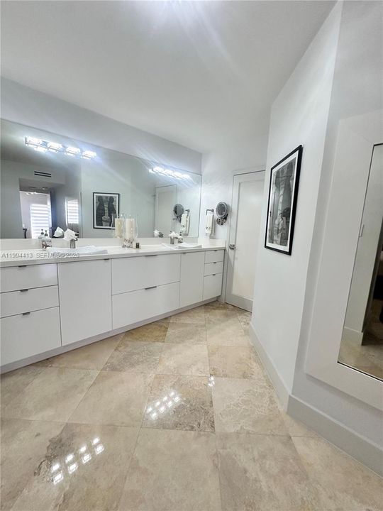 出租: $3,850 (2 贝兹, 2 浴室, 1195 平方英尺)