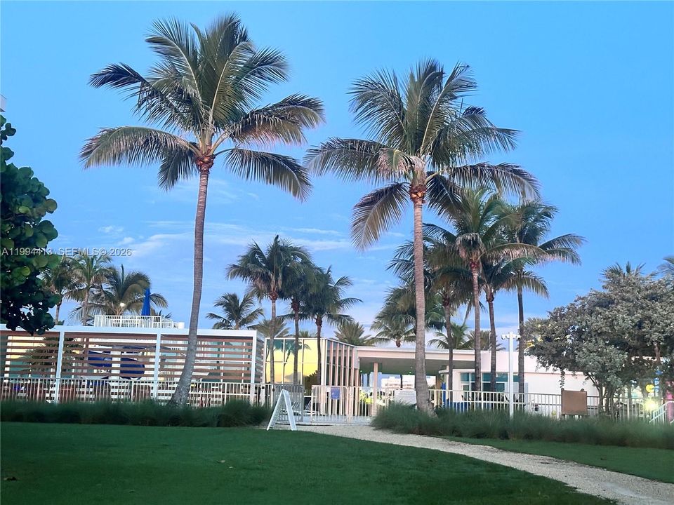 出租: $3,850 (2 贝兹, 2 浴室, 1195 平方英尺)