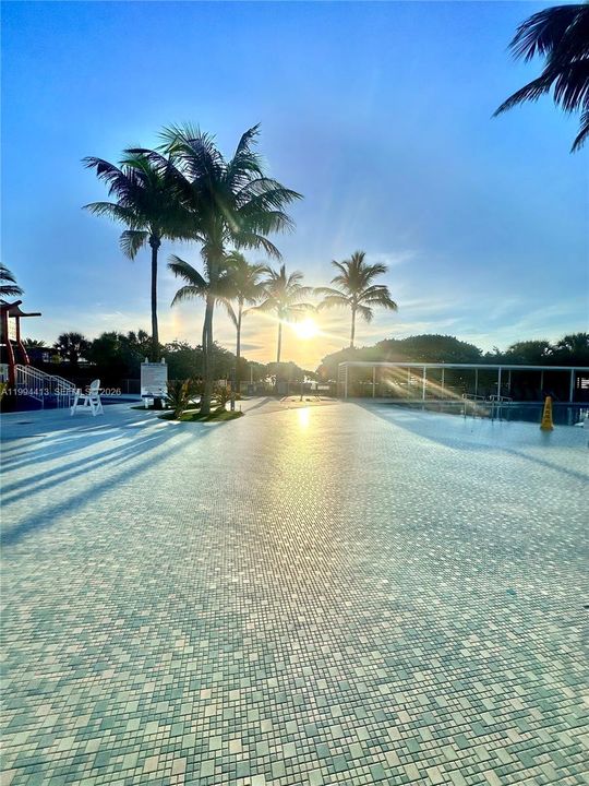 出租: $3,850 (2 贝兹, 2 浴室, 1195 平方英尺)