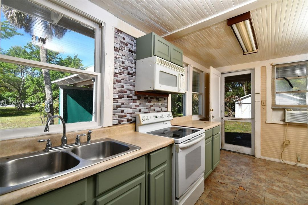 For Sale: $199,900 (2 beds, 2 baths, 0 Square Feet)