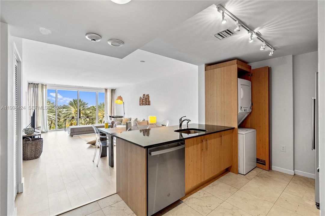 Activo con contrato: $657,000 (1 camas, 1 baños, 896 Pies cuadrados)